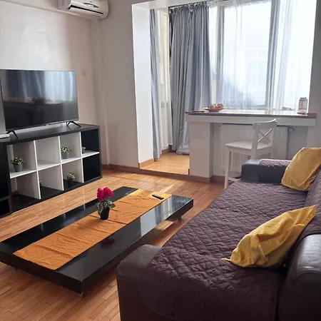 Sunny Downtown 2bdr Bucureşti