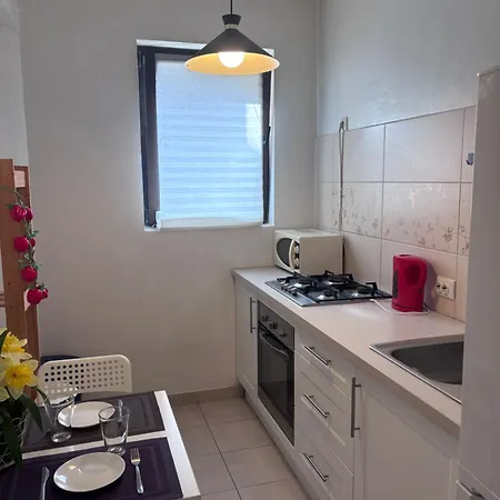 아파트 Sunny Downtown 2bdr