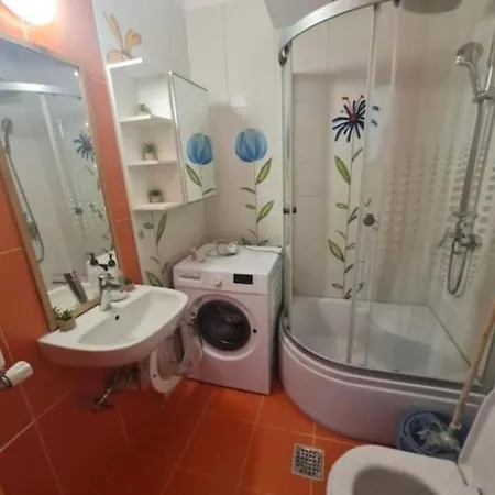 Sunny Downtown 2bdr 아파트 *